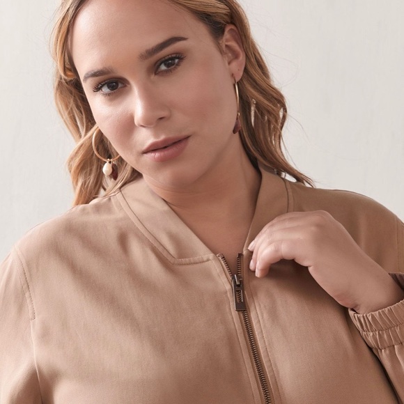 Solid Cropped Bomber - Picture 3 of 6